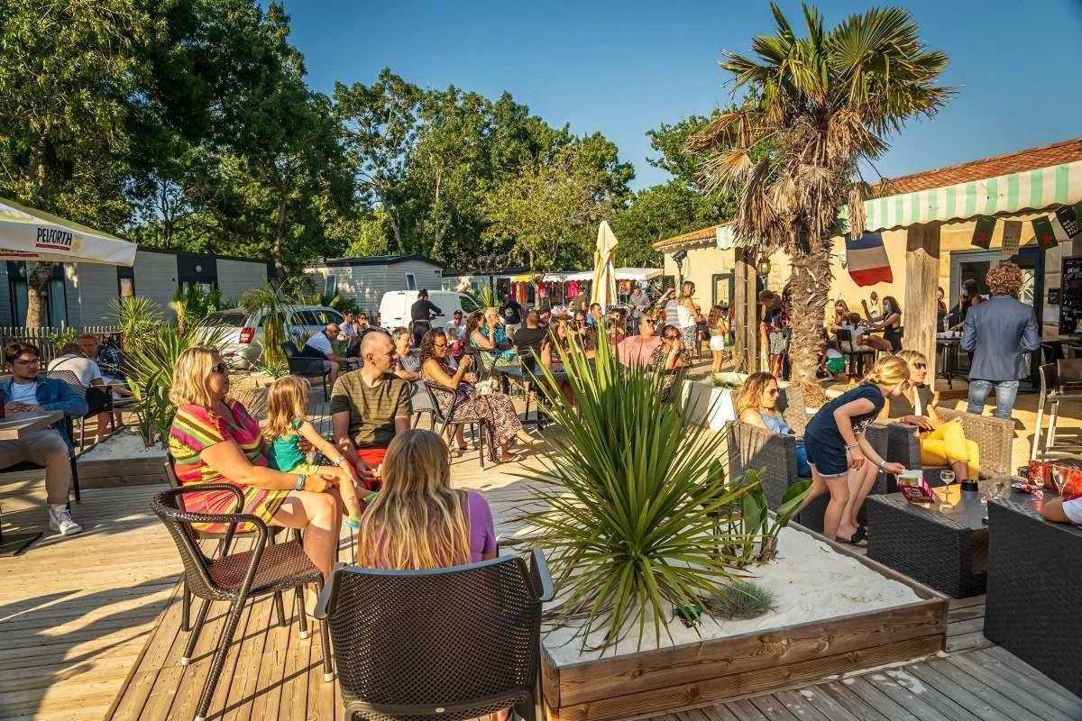 Camping 4 Etoiles - Parc Aquatique - Eei0Fi سا جورج دوليه المظهر الخارجي الصورة